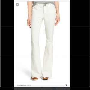 Treasure & Bond Mid-Rise Skinny Flare in ivory.💸